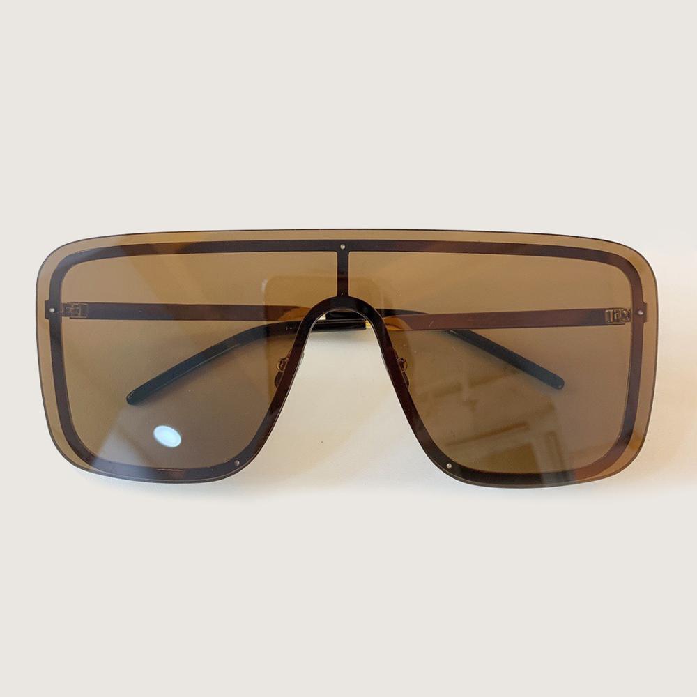 vintage Square woman avant-garde street personality man in the open air sunglasses 7NBZ
vintage Square woman avant-garde street personality man in the open air sunglasses 7NBZ