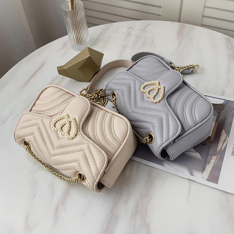 C Chain Design PU Leather Crossbody Bags Women 2021 Fashion Solid Color Shoulder Handbags Female Travel Cross Body Bag, Black
C Chain Design PU Leather Crossbody Bags Women 2021 Fashion Solid Color Shoulder Handbags Female Travel Cross Body Bag, Black