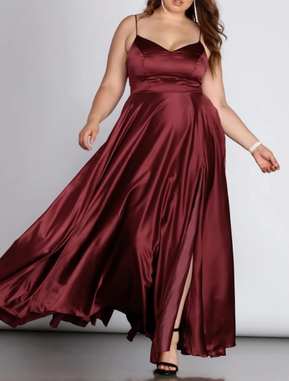 A-Line Plus Size Burgundy Engagement Evening Dress V Neck Sleeveless Split Floor Length Satin Formal Party Gown New Robes De Soirée Vestidos Feast 202