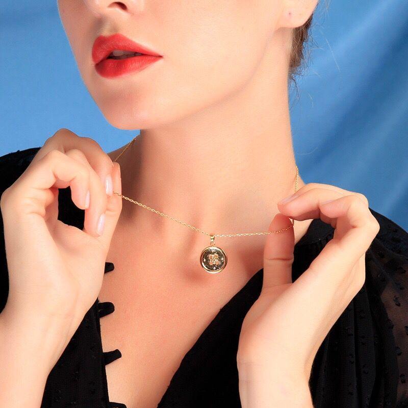 wing yuk tak Lady Necklace Pendant For Women Trendy Zircon Button Goldfilled Necklace Choker Charm Jewelry Dropship
wing yuk tak Lady Necklace Pendant For Women Trendy Zircon Button Goldfilled Necklace Choker Charm Jewelry Dropship
