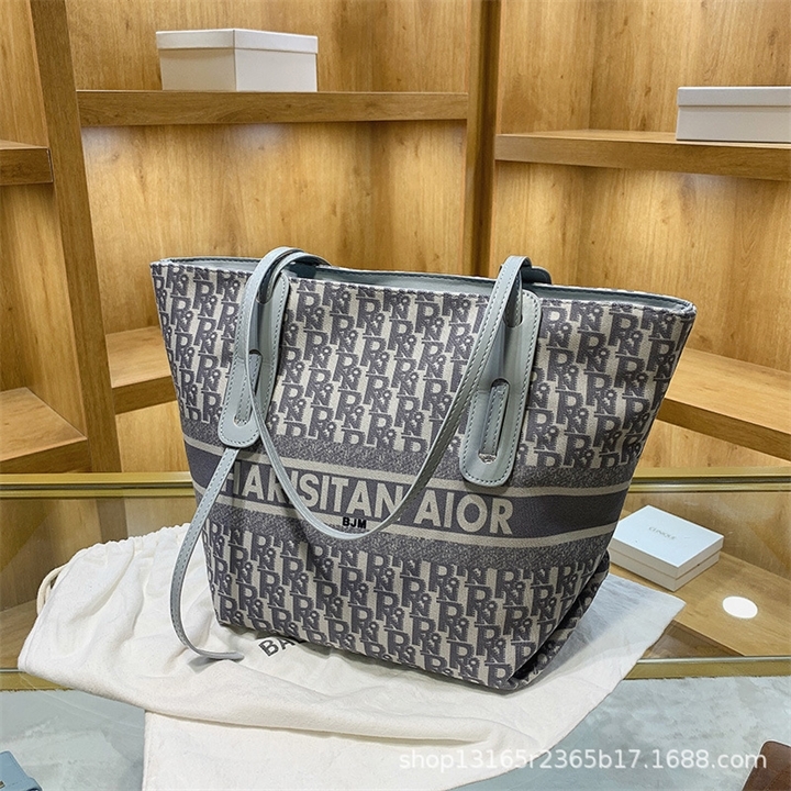 72% OFF high quality bag Fashion printed large women's autumn and winter new fashion Korean version portable Tote Bag commuter Backpack, Khaki
72% OFF high quality bag Fashion printed large women's autumn and winter new fashion Korean version portable Tote Bag commuter Backpack, Khaki
