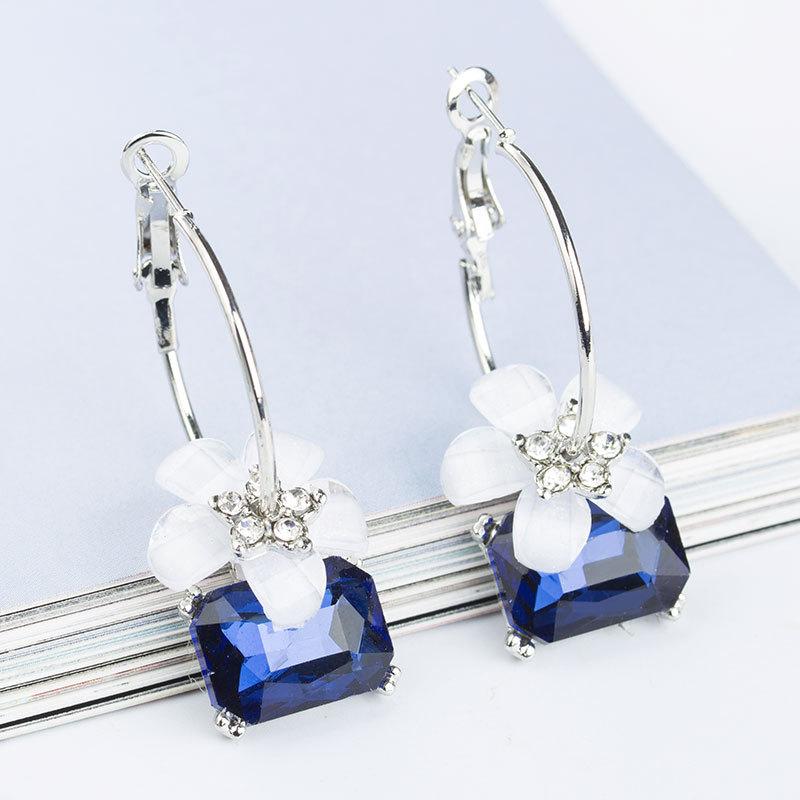 White Crystal Flower Blue Square Rhinestone Fashion Silver Plated Cherry Blossoms Hoop Earrings for Women
White Crystal Flower Blue Square Rhinestone Fashion Silver Plated Cherry Blossoms Hoop Earrings for Women