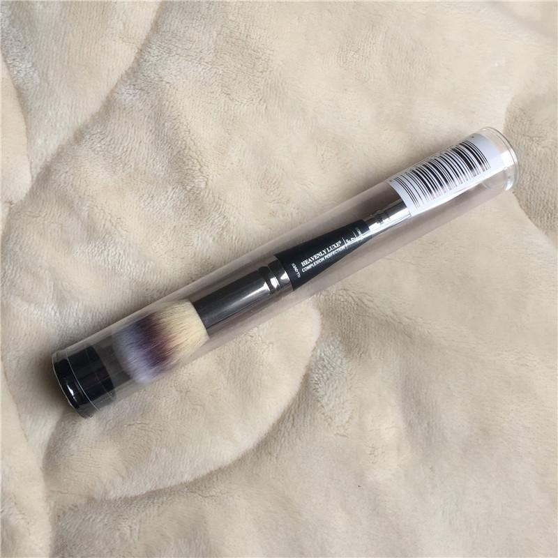 Double-ended COMPLEXION PERFECTION MAKEUP BRUSH #7 - Foundation Concealer Eyeshadow Contour Highlighting Beauty Cosmetics Tool
Double-ended COMPLEXION PERFECTION MAKEUP BRUSH #7 - Foundation Concealer Eyeshadow Contour Highlighting Beauty Cosmetics Tool