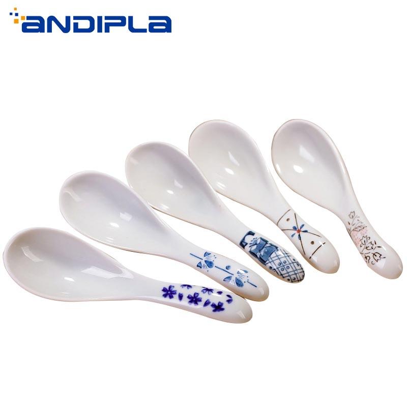 2pcs/Lot Jingdezhen Ceramic Small Soup Spoon Japanese-style Underglaze Tableware Creative Hand Painted Soup Scoops Dinnerware
2pcs/Lot Jingdezhen Ceramic Small Soup Spoon Japanese-style Underglaze Tableware Creative Hand Painted Soup Scoops Dinnerware
