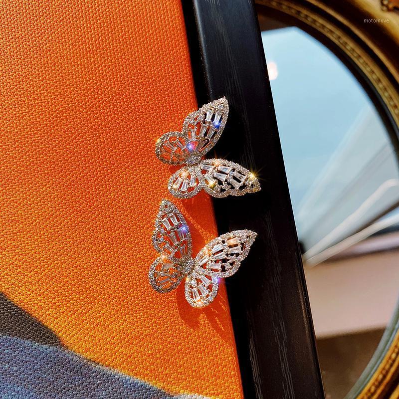 2020 Korea Hot Sale Fashionable Beautiful Butterfly Earrings Exquisite Copper Inlaid with Zircon for women1
2020 Korea Hot Sale Fashionable Beautiful Butterfly Earrings Exquisite Copper Inlaid with Zircon for women1