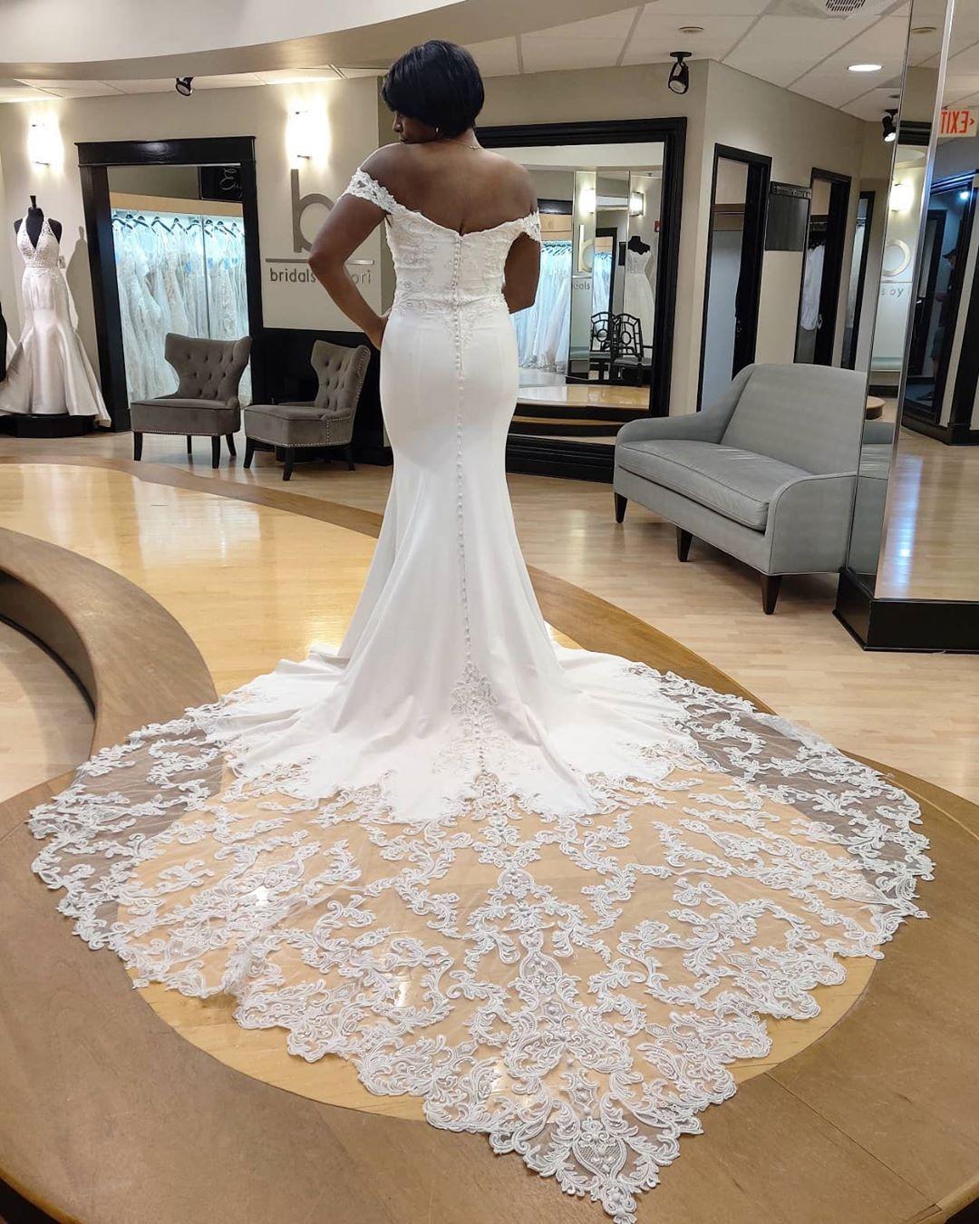 African Lace Long Train Mermaid Wedding Dresses Aso Ebi Design Bridal Formal Gowns Sexy Off The Shoulder V-neck Back Buttons Plus Size Boho Beach Sati