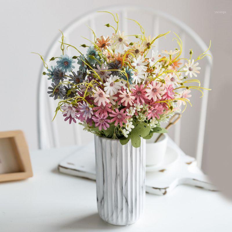 Artificial Small Daisy Home Decoration Simulation Flower Autumn Peacock Fence Flower Arrangement Table Place Potted Flowers1
Artificial Small Daisy Home Decoration Simulation Flower Autumn Peacock Fence Flower Arrangement Table Place Potted Flowers1