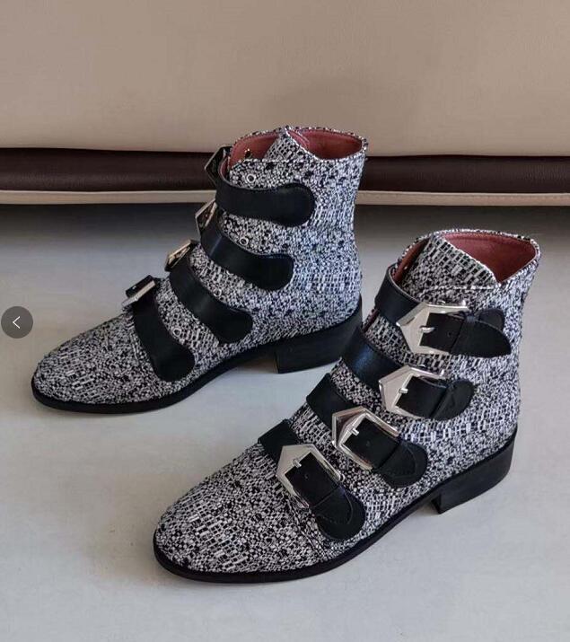 INS woman Swallow gird low heel belts strap ankle boots houndstooth ankle boots, As pic
INS woman Swallow gird low heel belts strap ankle boots houndstooth ankle boots, As pic