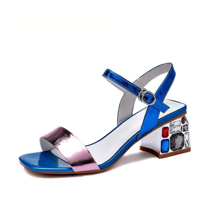 Summer 2021 Roman style thick heeled shoes women's open toe women's shoes medium heel fashion sandals zapatos de mujer, Silver
Summer 2021 Roman style thick heeled shoes women's open toe women's shoes medium heel fashion sandals zapatos de mujer, Silver