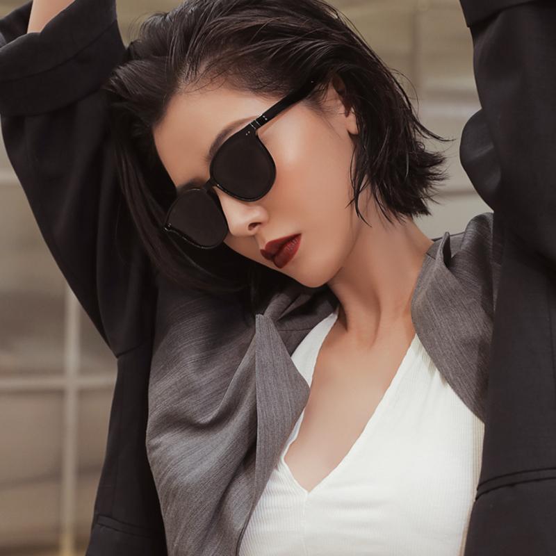 2021 New Fashion Korean Polarized Sunglasses 2234 Men and Women Same Sunglasses Sunscreen Retro
2021 New Fashion Korean Polarized Sunglasses 2234 Men and Women Same Sunglasses Sunscreen Retro