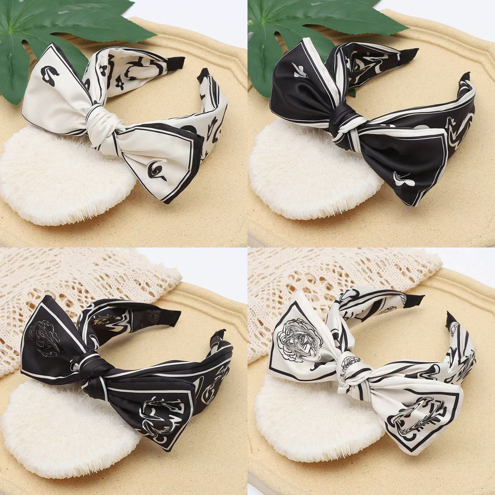 20color Women Luxury Cloth Headband Vintage Brand Designer G Letters Stripe Printing Hair Hoop Girl Wide Edge Bowknot Sports Fitness Headwear Headwrap
20color Women Luxury Cloth Headband Vintage Brand Designer G Letters Stripe Printing Hair Hoop Girl Wide Edge Bowknot Sports Fitness Headwear Headwrap