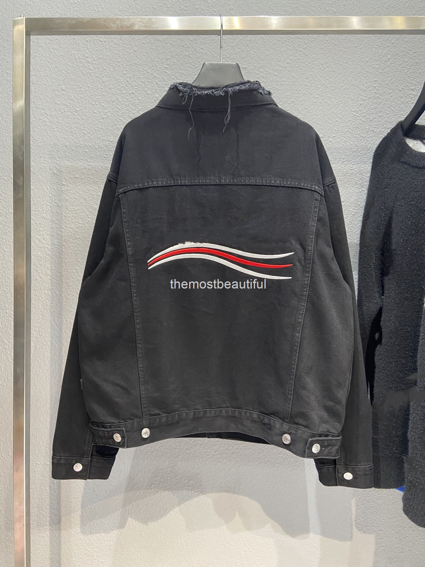 Women's Jackets Autumn and winter high version b Cola wave embroidery worn out heavy industry loose br men's women's denim jacket, 2# packing bag
Women's Jackets Autumn and winter high version b Cola wave embroidery worn out heavy industry loose br men's women's denim jacket, 2# packing bag