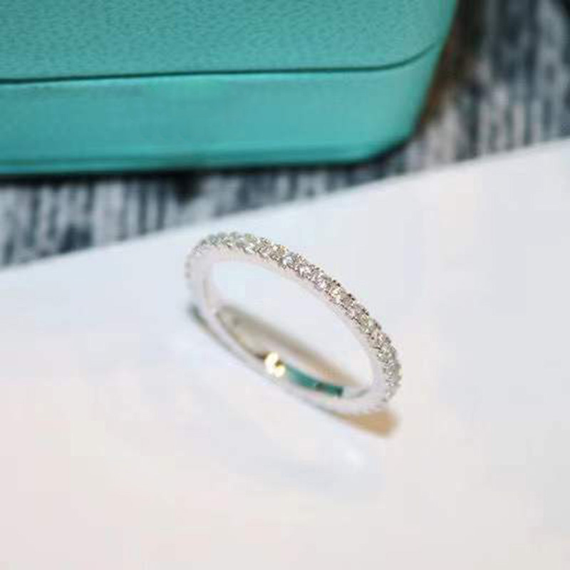 Designers ring fashion luxury Classic eight claw Diamond Rings Sterling Silver women's jewelry Versatile jewelrys a birthday present style very good nice
Designers ring fashion luxury Classic eight claw Diamond Rings Sterling Silver women's jewelry Versatile jewelrys a birthday present style very good nice