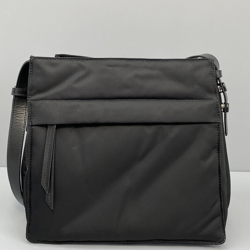 Female purse messenger shoulder 2020 designer ladies fashion solid bag IOVI, Black
Female purse messenger shoulder 2020 designer ladies fashion solid bag IOVI, Black