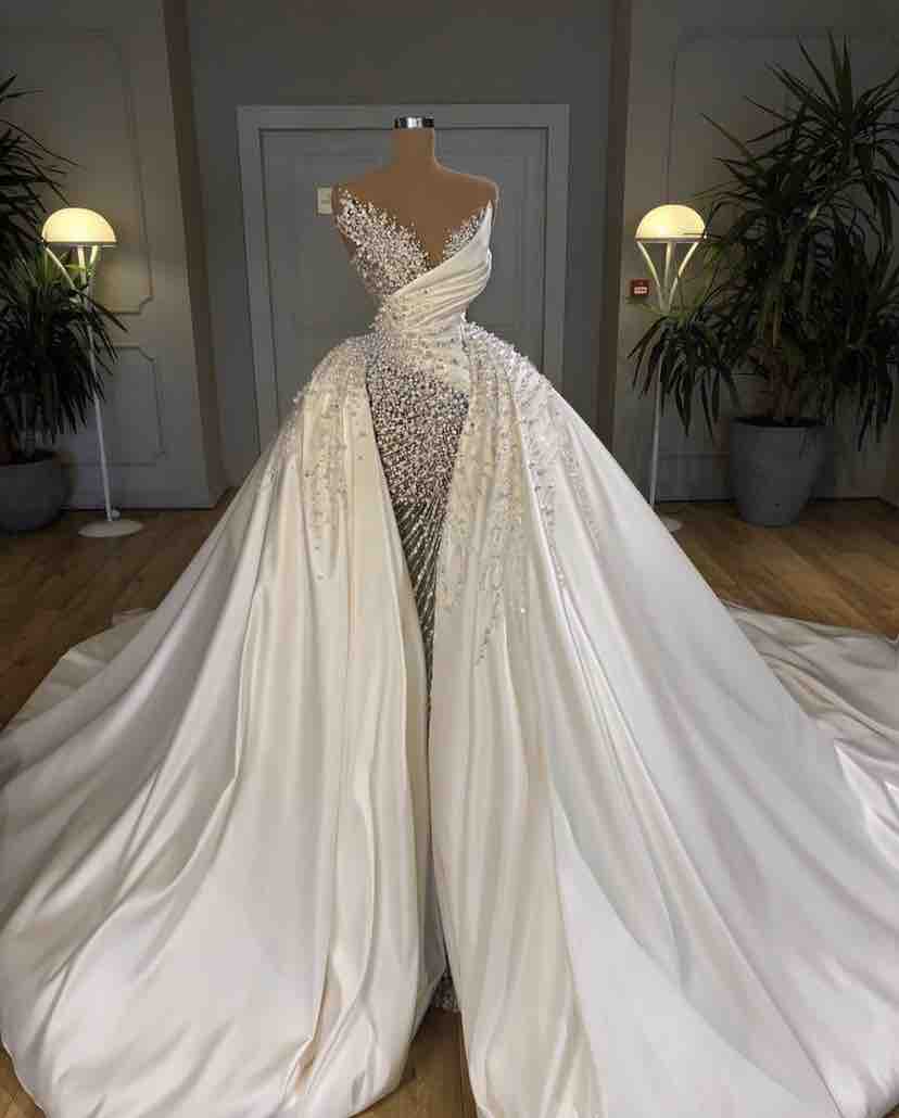 Arabic Dubai Pearls Major Beading Mermaid Wedding Dresses With Detachable Train 2021 Vintage Satin Sheer Neck Ruched Bridal Gowns AL8541, Champagne
Arabic Dubai Pearls Major Beading Mermaid Wedding Dresses With Detachable Train 2021 Vintage Satin Sheer Neck Ruched Bridal Gowns AL8541, Champagne