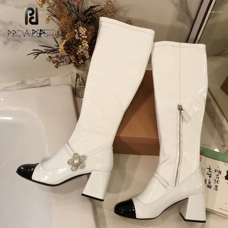 Designer Autumn Winter Black and White Color Matching Boots Zip Flowers Rhinestone Round Toe Short Tube High Tube Boots1
Designer Autumn Winter Black and White Color Matching Boots Zip Flowers Rhinestone Round Toe Short Tube High Tube Boots1