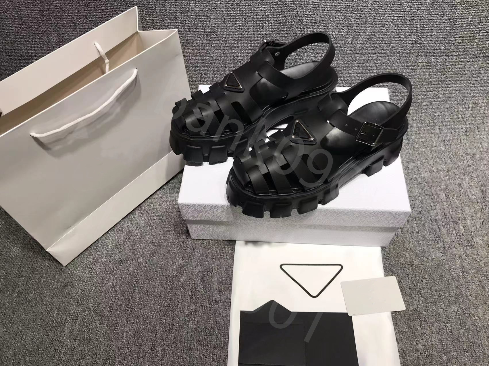 2022 Women Luxury Designer Hollowed out Flat Sandals High Quality slippers Wholesale Price Genuine shoes bottom Pink Flip Flop with boxes dustbag size 35-41
2022 Women Luxury Designer Hollowed out Flat Sandals High Quality slippers Wholesale Price Genuine shoes bottom Pink Flip Flop with boxes dustbag size 35-41