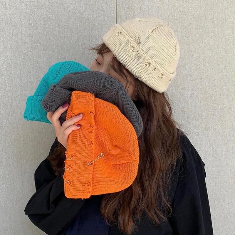 Unisex Vintage Casual Winter Warm Beanie Hip Hop Short Hole Elastic With Women Cap Pin Beanie Skull Men Beanies Hats Hat Kn R4X5 
Unisex Vintage Casual Winter Warm Beanie Hip Hop Short Hole Elastic With Women Cap Pin Beanie Skull Men Beanies Hats Hat Kn R4X5