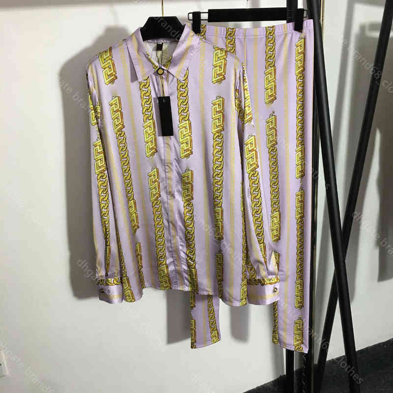 Designer women blouses pants two picec suit fashion shirt slim fit leggings suit chain print luxury long sleeve t Shirt summer 5A quality female Apparel
Designer women blouses pants two picec suit fashion shirt slim fit leggings suit chain print luxury long sleeve t Shirt summer 5A quality female Apparel