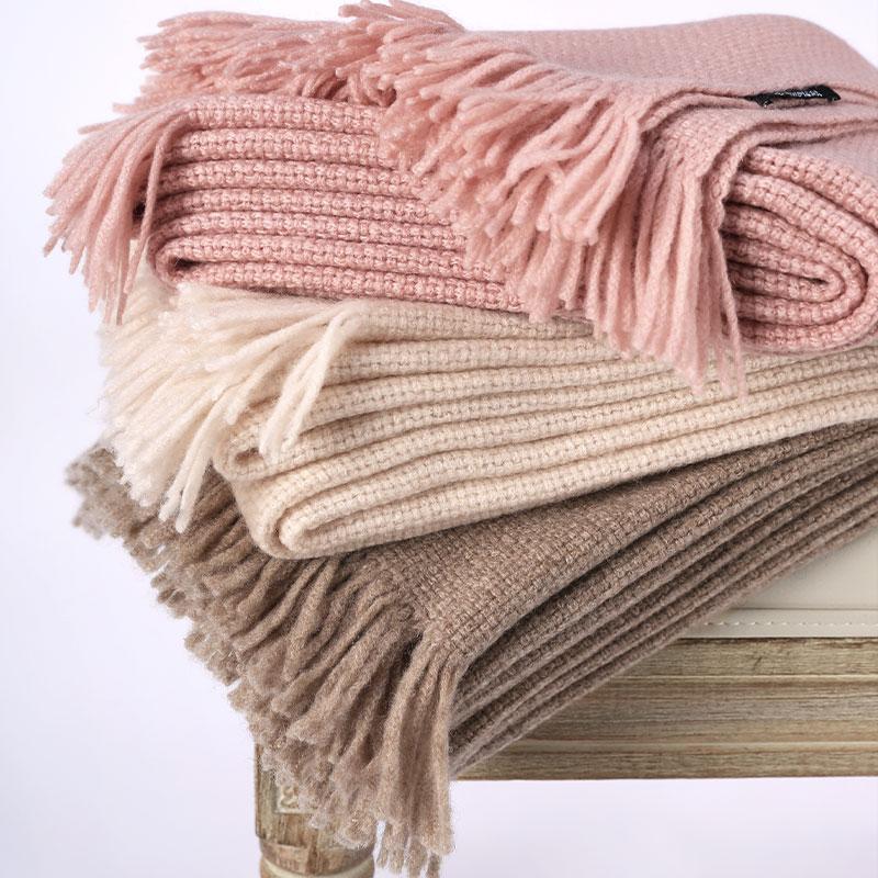 Scarves Tassels Solid Colour Women Wrap Oversize Artificial Cashmere Autumn Winter Thick Cachecol Feminino Female Scarf
Scarves Tassels Solid Colour Women Wrap Oversize Artificial Cashmere Autumn Winter Thick Cachecol Feminino Female Scarf