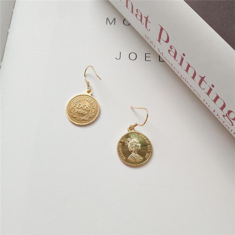 RUIYI Full 925 Sterling Silver Women Fashion Chic Drop Earrings European Coin Charm Queen Head Portrait Niche Dangle Earrings
RUIYI Full 925 Sterling Silver Women Fashion Chic Drop Earrings European Coin Charm Queen Head Portrait Niche Dangle Earrings