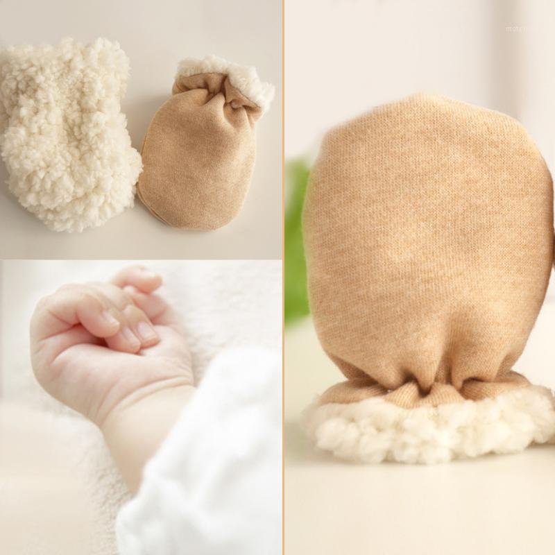 New 1Pair Cute Baby Keep Warm Gloves Thicken Autumn Winter Lamb Cashmere Anti-scratch Child Outdoor Boys Girls Newborn Mittens1
New 1Pair Cute Baby Keep Warm Gloves Thicken Autumn Winter Lamb Cashmere Anti-scratch Child Outdoor Boys Girls Newborn Mittens1