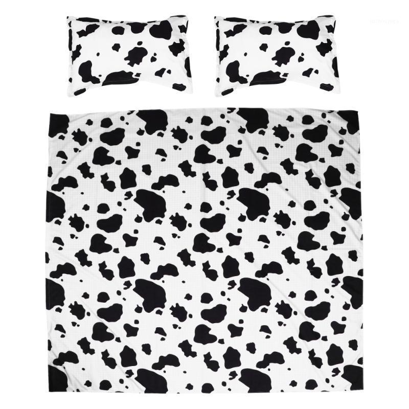 3Pcs/Set Modern Bedding Set Cow Pattern Bedding Cover Set with Pillowcase1, Assorted color
3Pcs/Set Modern Bedding Set Cow Pattern Bedding Cover Set with Pillowcase1, Assorted color