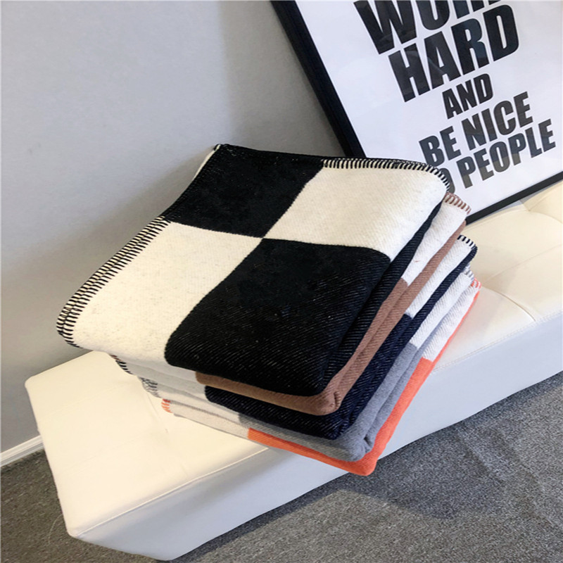 Shawl wool air conditioning blanket thickened 1400 grams blanket to keep warm holiday gift
Shawl wool air conditioning blanket thickened 1400 grams blanket to keep warm holiday gift