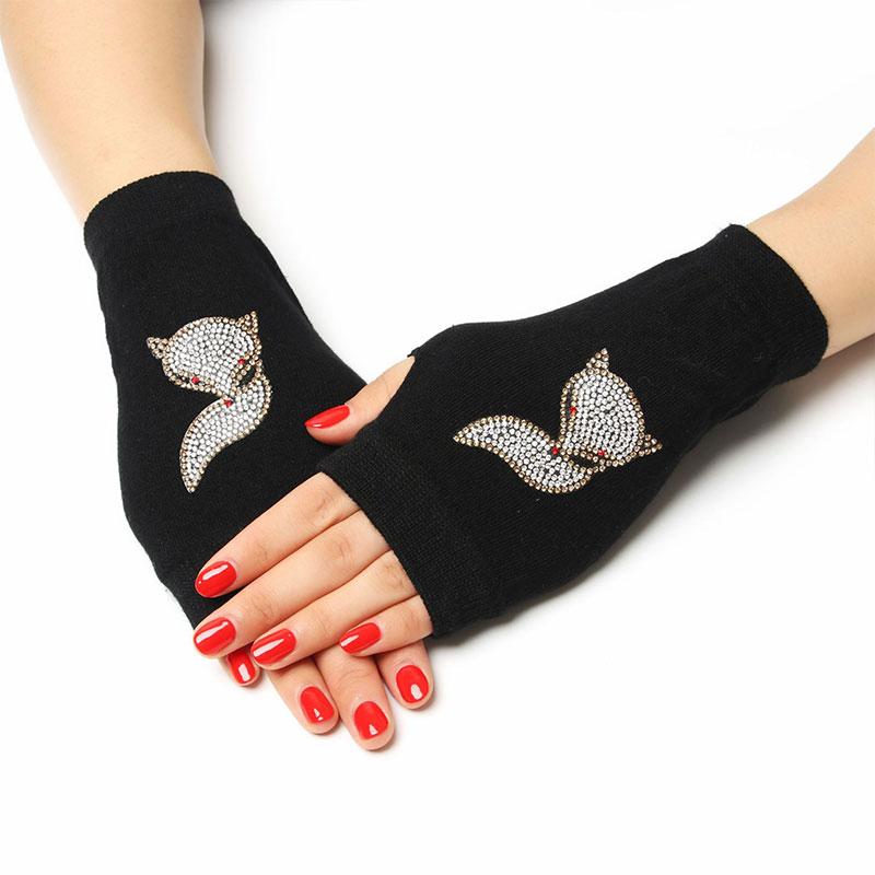 Lovely Cartoon Animals Pattern Skull Winter Rivet Gloves Women Warm Knitted Diamonds Sequins Cool Fingerless Dancing Gloves
Lovely Cartoon Animals Pattern Skull Winter Rivet Gloves Women Warm Knitted Diamonds Sequins Cool Fingerless Dancing Gloves