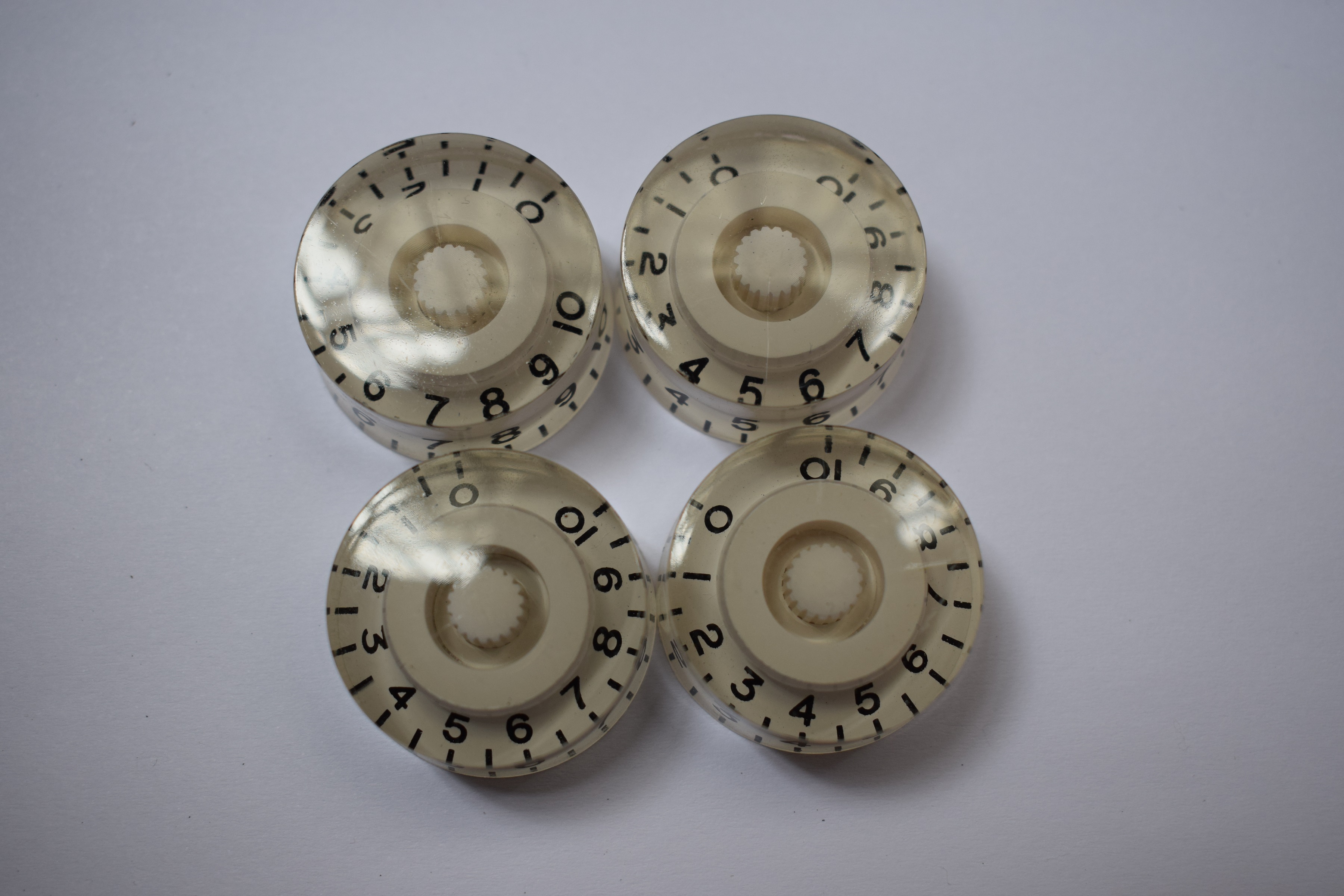 4pcs Gold Speed Guitar Control Knobs Volume Tone Control Buttons For Gibson Les Paul Guitar Parts,another 4colors of total 10colors
4pcs Gold Speed Guitar Control Knobs Volume Tone Control Buttons For Gibson Les Paul Guitar Parts,another 4colors of total 10colors