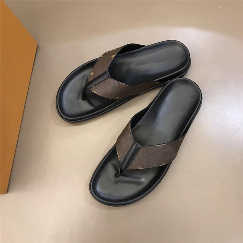 Designer Luxury WATERFRONT MULE BLACK THONG RUBBER SANDALS wide front strap that Slip On Flat Flip Flop Sandals With Box Dust Bag, 30
Designer Luxury WATERFRONT MULE BLACK THONG RUBBER SANDALS wide front strap that Slip On Flat Flip Flop Sandals With Box Dust Bag, 30