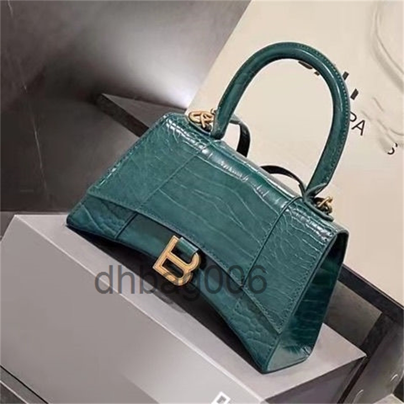 Single 22s Messenger Designer Bags Handbag Cowhide Hourglass Bag Shaped Bag Shoulder Crocodile Pattern Balencaigs 2DD1, Crocodile light red
Single 22s Messenger Designer Bags Handbag Cowhide Hourglass Bag Shaped Bag Shoulder Crocodile Pattern Balencaigs 2DD1, Crocodile light red