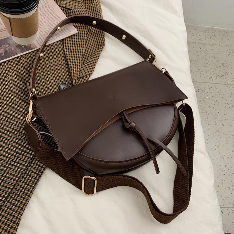 Brand Designer PU Leather Women's Shoulder Bag Retro Handbag Small Saddle Crossbody Bag, Coffee
Brand Designer PU Leather Women's Shoulder Bag Retro Handbag Small Saddle Crossbody Bag, Coffee