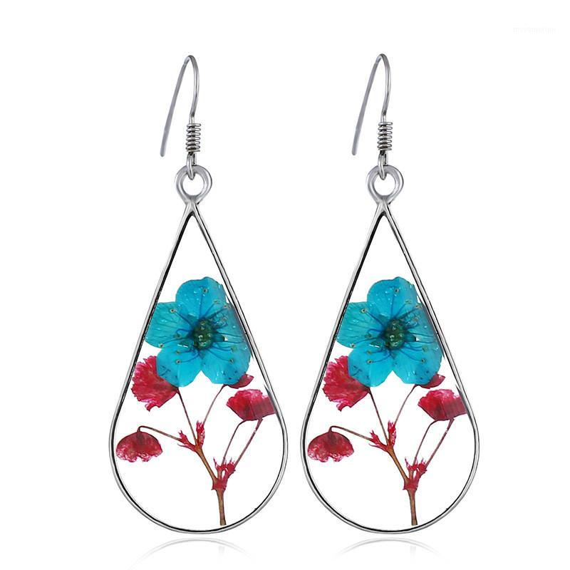 New Fashion Handmade Resin Dried Flower Earrings for Women Korean Transparent Plant Water Drops Earrings Female Wedding Jewelry1
New Fashion Handmade Resin Dried Flower Earrings for Women Korean Transparent Plant Water Drops Earrings Female Wedding Jewelry1