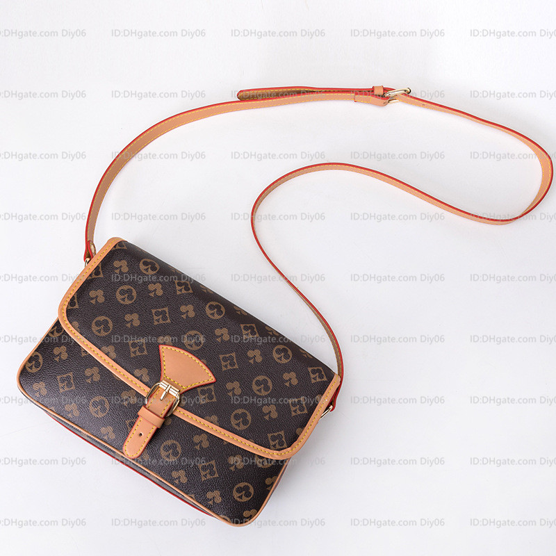 2021 Fashion Women Luxurys Designers Bags 2020 Oxidizing Leather Bags Crossbody Women Men Crossbody Leather Handbags Shoulder Bags Handbag, Other styles please buy this link
2021 Fashion Women Luxurys Designers Bags 2020 Oxidizing Leather Bags Crossbody Women Men Crossbody Leather Handbags Shoulder Bags Handbag, Other styles please buy this link