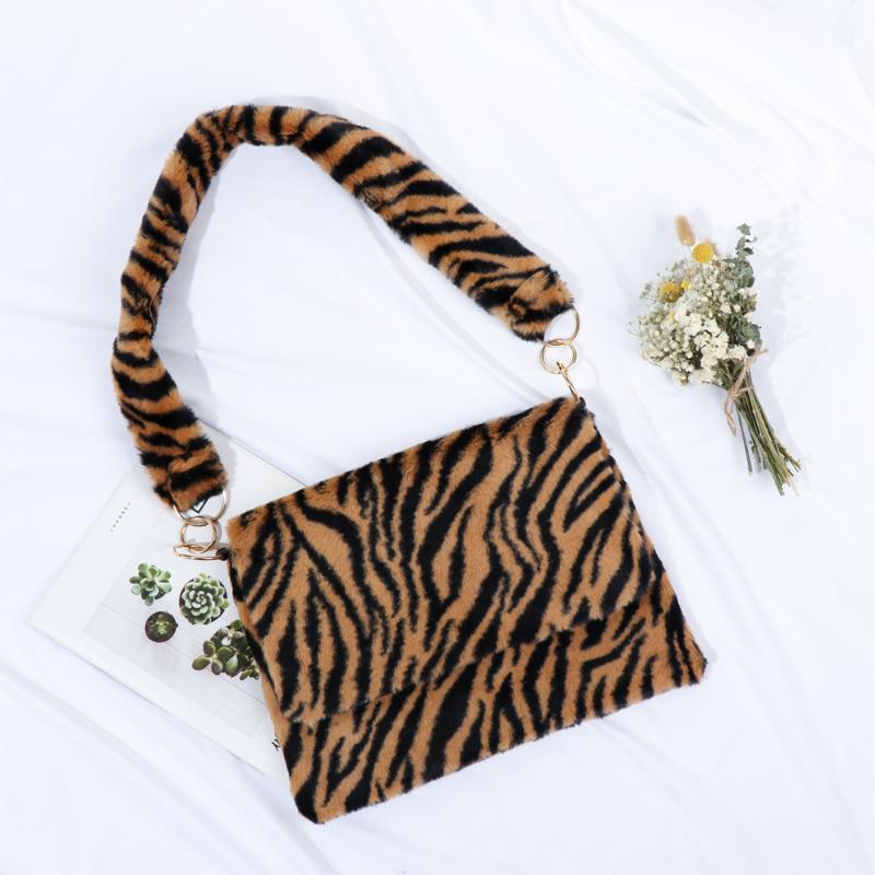 Fashion Faux Fur Women Messenger Bags Soft Plush Ladies Shoulder Bag Vintage Leopard Female Clutch Purse Winter Warm Handbags, Cow black
Fashion Faux Fur Women Messenger Bags Soft Plush Ladies Shoulder Bag Vintage Leopard Female Clutch Purse Winter Warm Handbags, Cow black