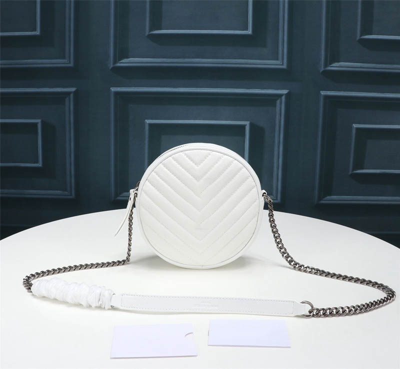 luxury designer bags Fashion VINYLE V-shaped pattern quilted shoulder bag Brand women's round chain crossbody bag Free shippingFree shipping, White bag black logo
luxury designer bags Fashion VINYLE V-shaped pattern quilted shoulder bag Brand women's round chain crossbody bag Free shippingFree shipping, White bag black logo