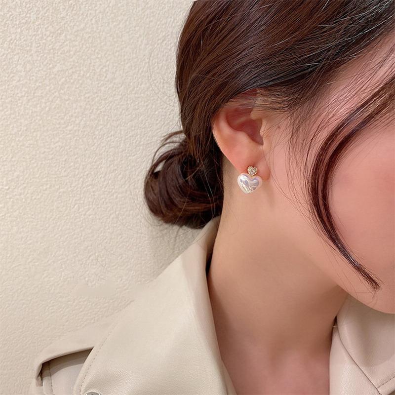S925 Needle Korean Design Stud Earrings Metal Geometric Round Heart Gold Plated Zircon Copper Earrings For Woman Gift Jewelry
S925 Needle Korean Design Stud Earrings Metal Geometric Round Heart Gold Plated Zircon Copper Earrings For Woman Gift Jewelry