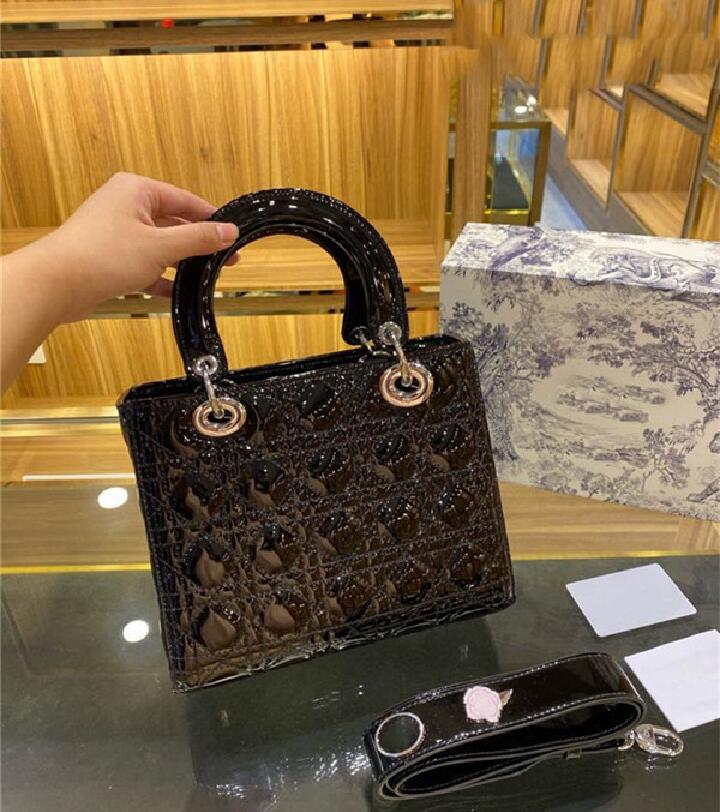 2021 best Princess Lady Women Fashion Vintage Clutch Handbags Removable Badge Broadband Patent Leather Alligator Diamond Clutch New Bags, No bags
2021 best Princess Lady Women Fashion Vintage Clutch Handbags Removable Badge Broadband Patent Leather Alligator Diamond Clutch New Bags, No bags