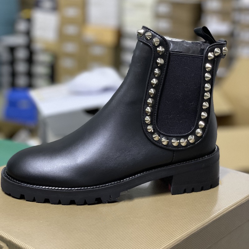 Designer Red Bottom Capahutta Ankle Boots For Women Flat Leather Martin Boots With Spikes and Studs Winter Casual Boots 35-41 With Box 269, Black
Designer Red Bottom Capahutta Ankle Boots For Women Flat Leather Martin Boots With Spikes and Studs Winter Casual Boots 35-41 With Box 269, Black