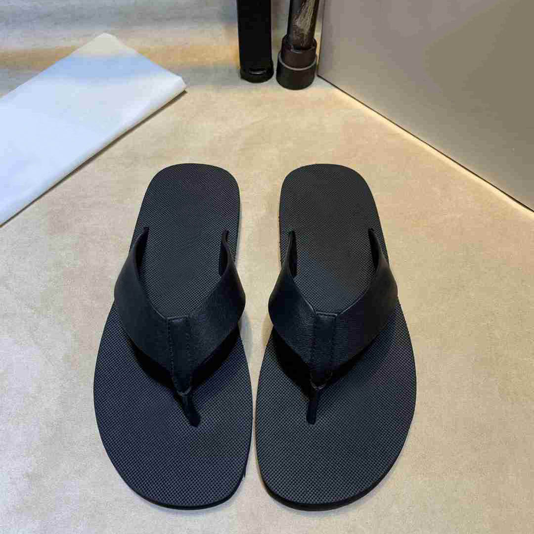 2021 designer slides men flip flops Leather mens sandal Black White slippers Summer Beach Sandals with BOX US11
2021 designer slides men flip flops Leather mens sandal Black White slippers Summer Beach Sandals with BOX US11