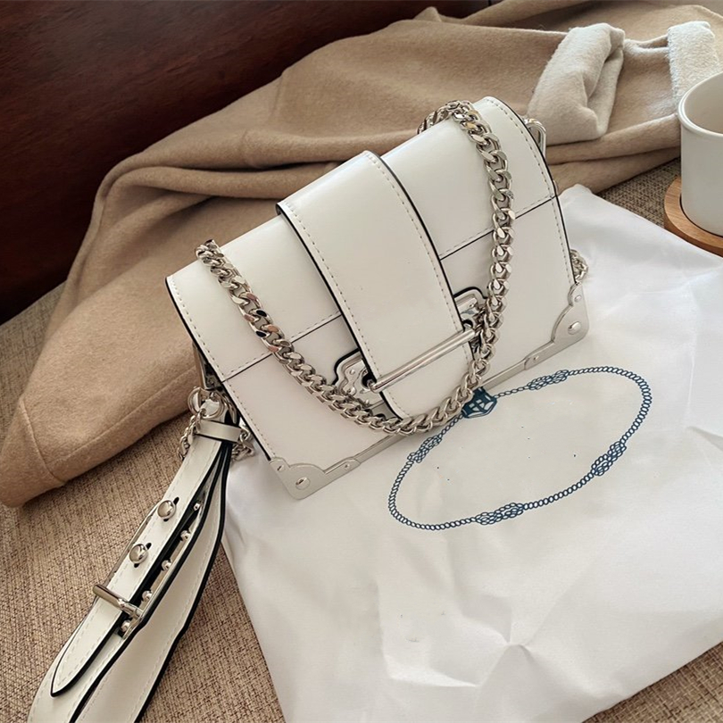 2021 new fashion trendy mint green leather metal lettering flap bags cahier shoulder bag fashion women's bags 18cm*13cm tradingbear
2021 new fashion trendy mint green leather metal lettering flap bags cahier shoulder bag fashion women's bags 18cm*13cm tradingbear