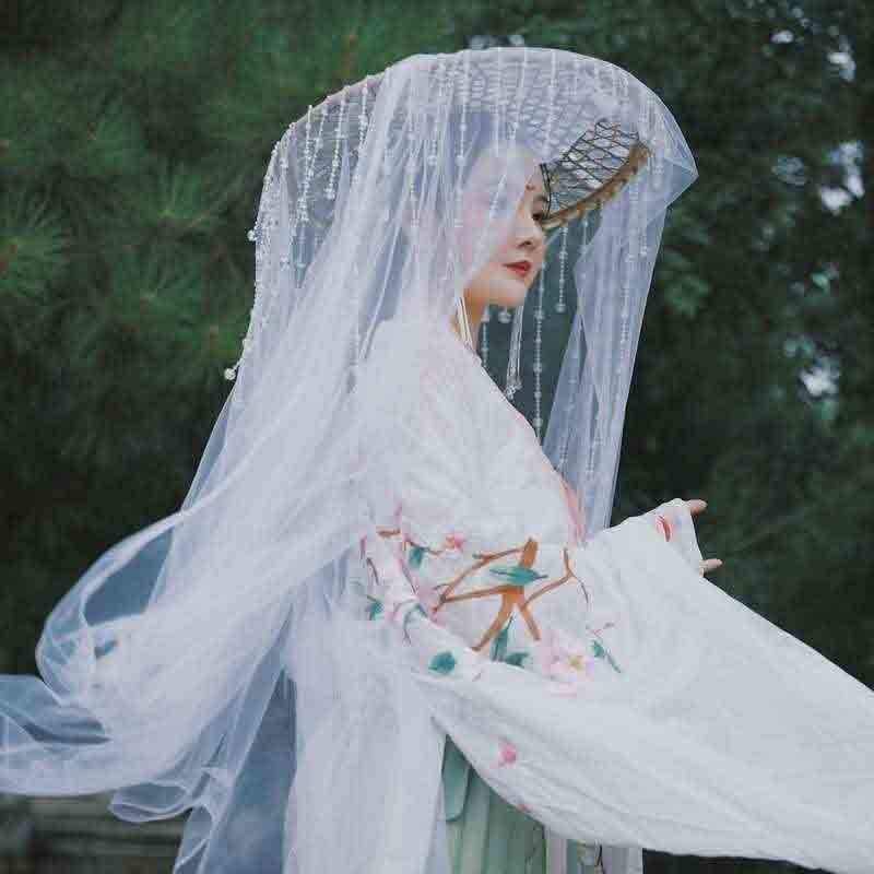 Chinese Ancient Vintage Cap Women Hanfu Hat With Tassel Crystal Face Cover Cosplay Prop Hanfu Bucket Hats White For Women F1210
Chinese Ancient Vintage Cap Women Hanfu Hat With Tassel Crystal Face Cover Cosplay Prop Hanfu Bucket Hats White For Women F1210