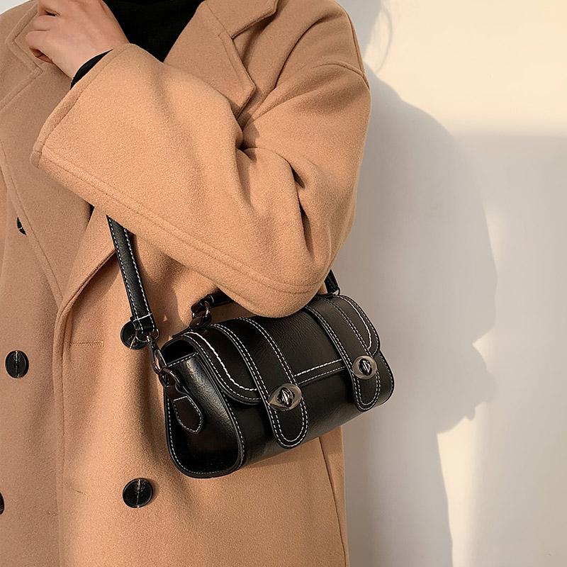 PU Leather Shoulder Bag 2021 Trendy High Quality Designer Handbags Luxury Crossbody Bags For Women Bolsa De Hombro, Black
PU Leather Shoulder Bag 2021 Trendy High Quality Designer Handbags Luxury Crossbody Bags For Women Bolsa De Hombro, Black