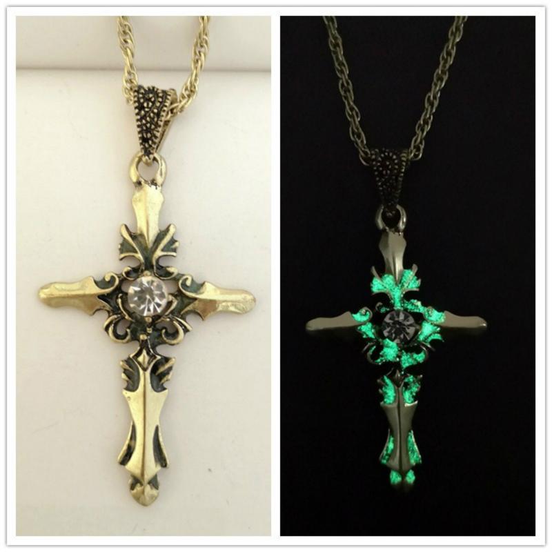 New Classic Glow In The Dark Pendant Necklace Charm Cross Luminous Necklace for Men Fashion Jewelry Gifts Wholesale
New Classic Glow In The Dark Pendant Necklace Charm Cross Luminous Necklace for Men Fashion Jewelry Gifts Wholesale