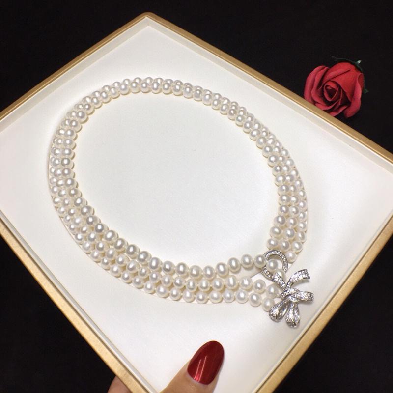 The New Multi-layered Natural Freshwater Pearl Necklace Is About 7-8mm With Good Skin And Good Quality 
The New Multi-layered Natural Freshwater Pearl Necklace Is About 7-8mm With Good Skin And Good Quality