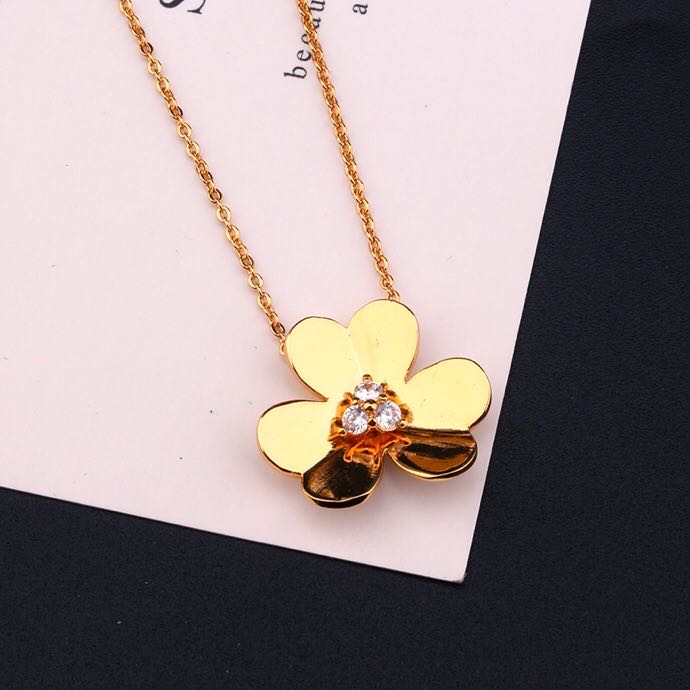 2020 fashion clover necklace jewerly beautiful single flower necklace womens gold chain pendants jewelry hip hop bling bling iced out chains, Silver
2020 fashion clover necklace jewerly beautiful single flower necklace womens gold chain pendants jewelry hip hop bling bling iced out chains, Silver