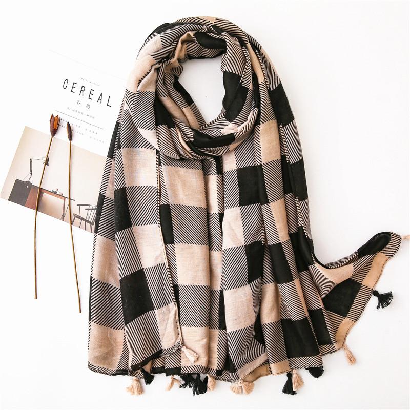 YITAO 006 New autumn winter women casual cashmere scarves Scarf Ladies tassel plaid cotton poncho shawl Wraps
YITAO 006 New autumn winter women casual cashmere scarves Scarf Ladies tassel plaid cotton poncho shawl Wraps