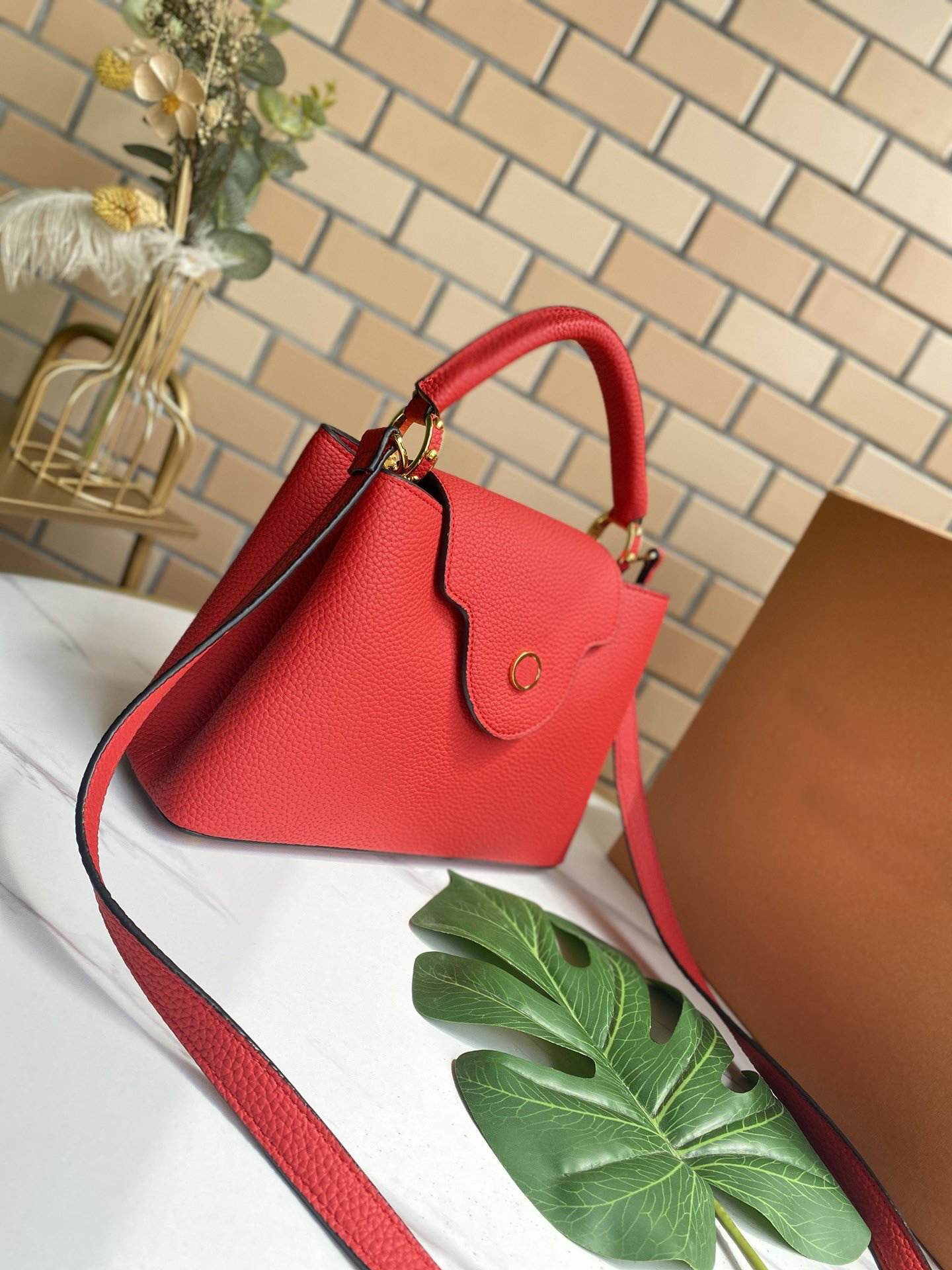Capucines M48870 Fashion Tote designer luxury handbags purses shopping messenger Shopping bag shoulder bag pockets Totes Cosmetic Bag, Pink
Capucines M48870 Fashion Tote designer luxury handbags purses shopping messenger Shopping bag shoulder bag pockets Totes Cosmetic Bag, Pink