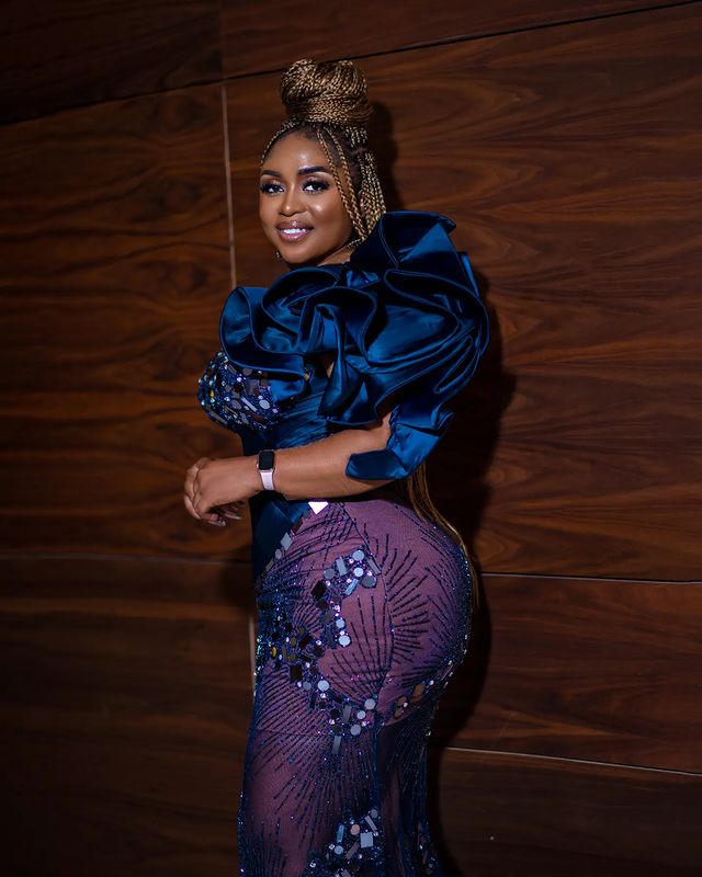 2022 Plus Size Arabic Aso Ebi Royal Blue Mermaid Prom Dresses Luxurious Beaded Crystals Evening Formal Party Second Reception Birthday Engagement Gown